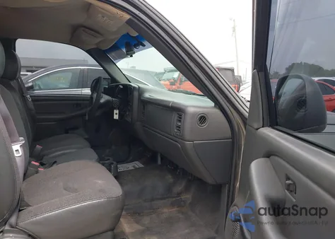 2003 Chevrolet Silverado 1500 Work Truck z USA, uszkodzony, nr VIN 1GCEC14X43Z275624